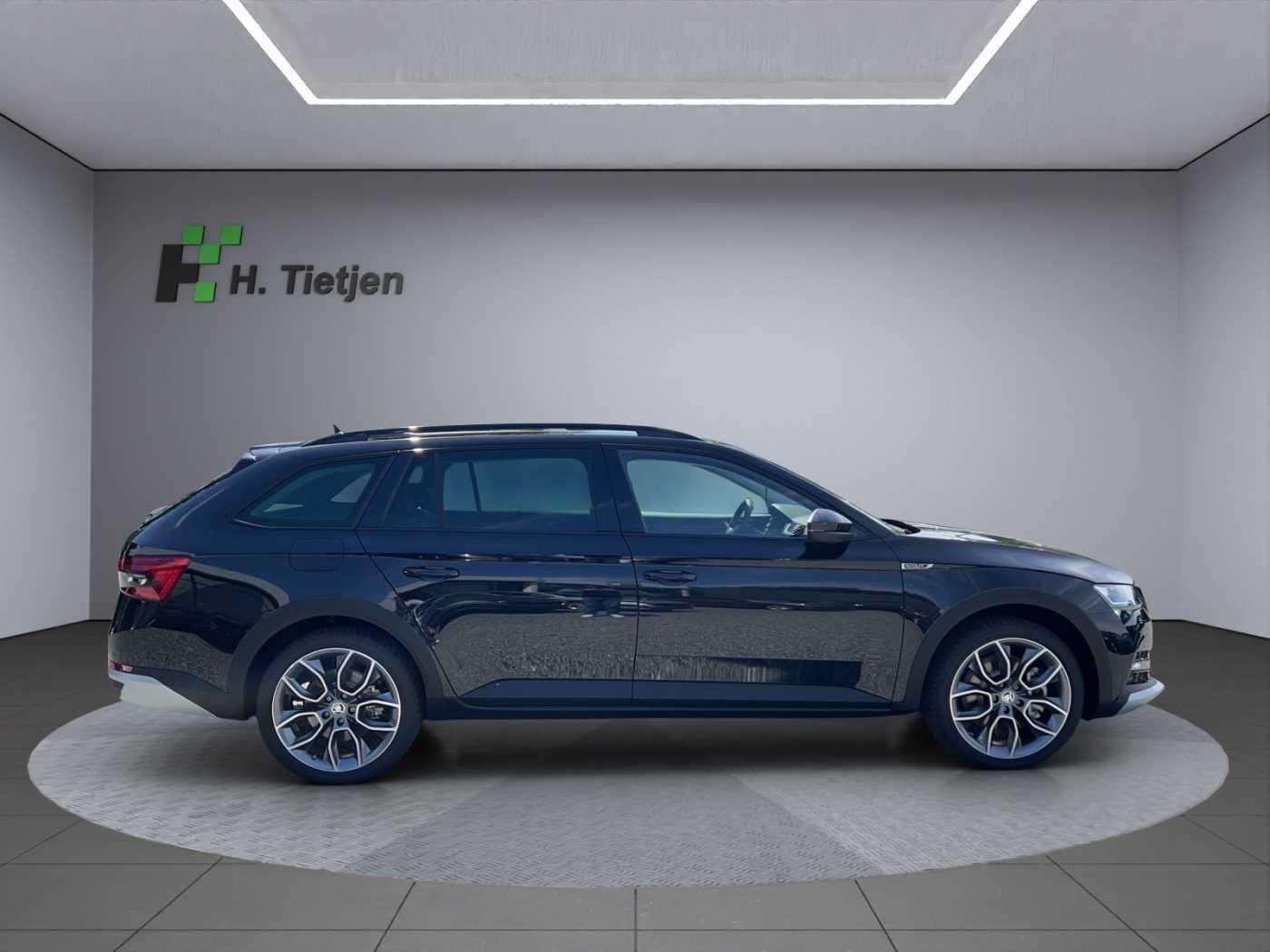 SKODA SUPERB • Combi