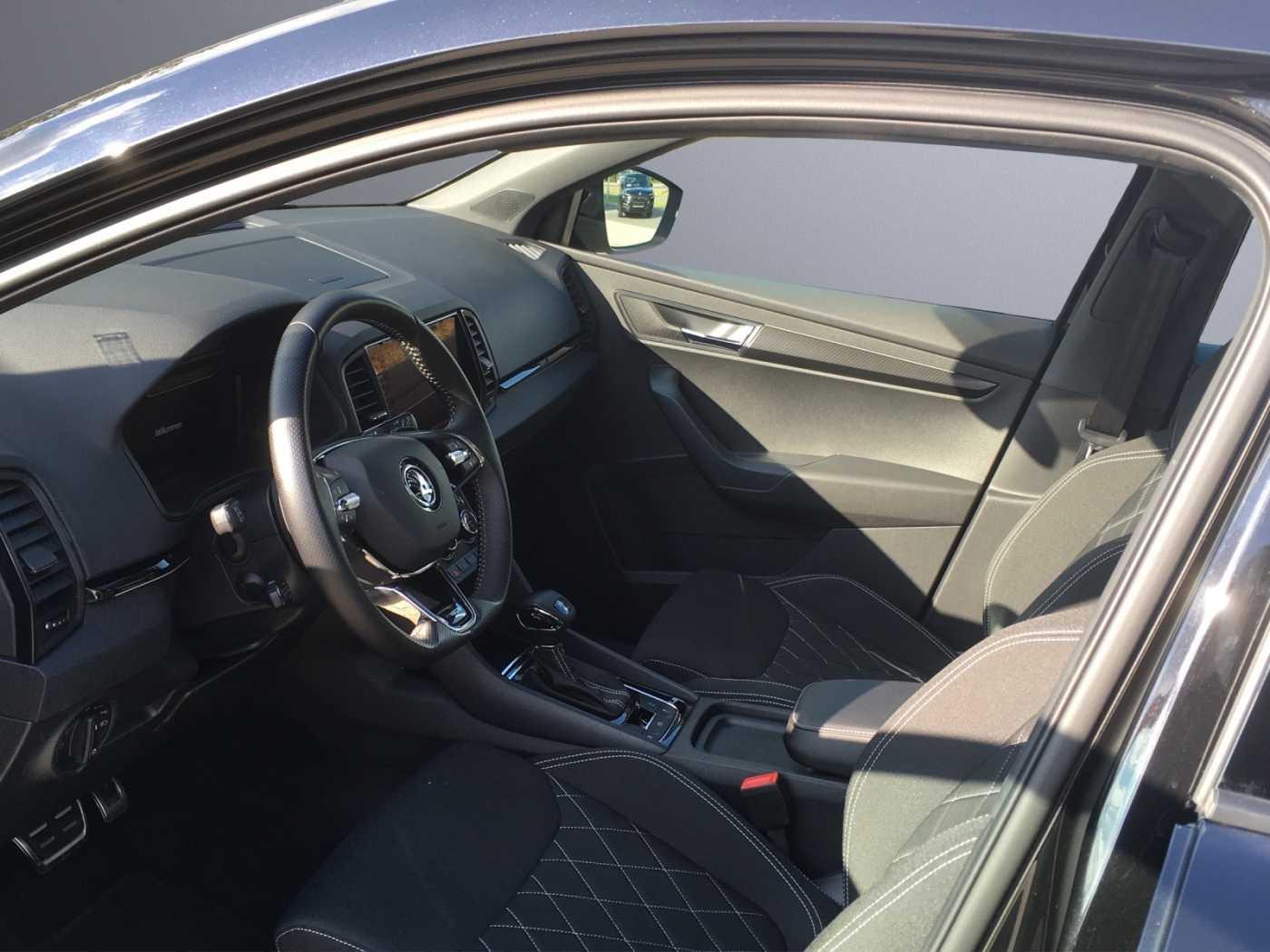 SKODA KAROQ • SUV