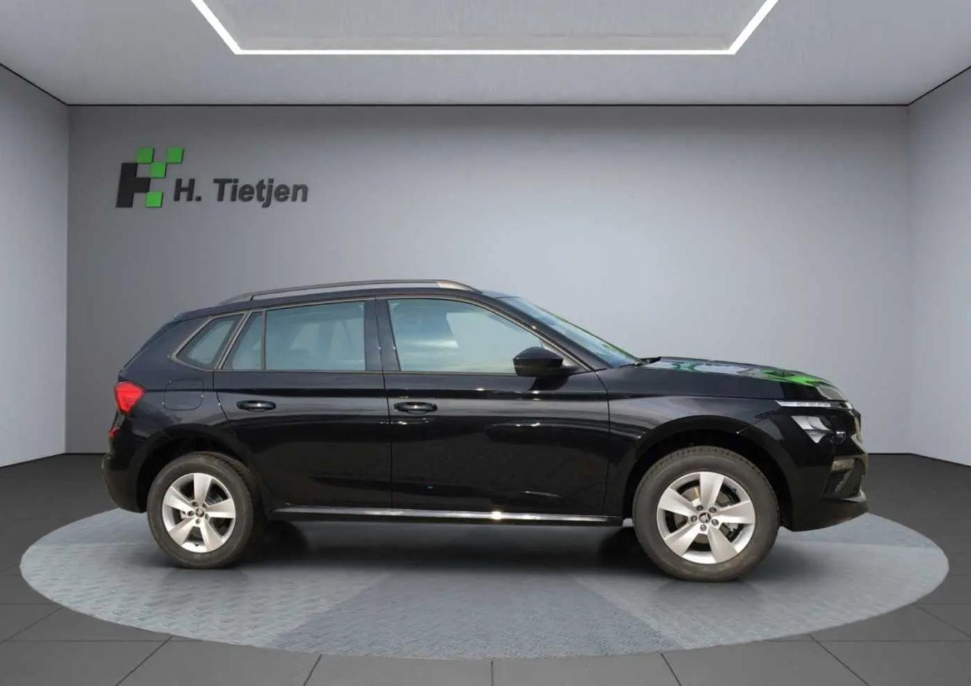 SKODA KAMIQ • SUV